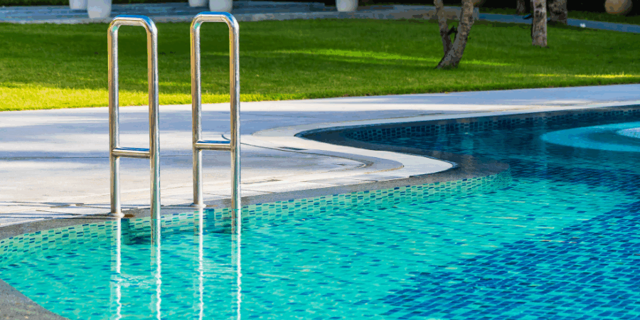 PD 2 Piscina de obra con escalera