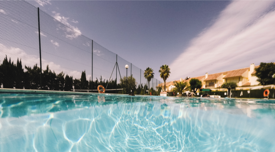Foto de piscina desde el agua