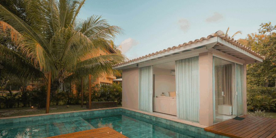 Ideas para integrar tu piscina en el jardín